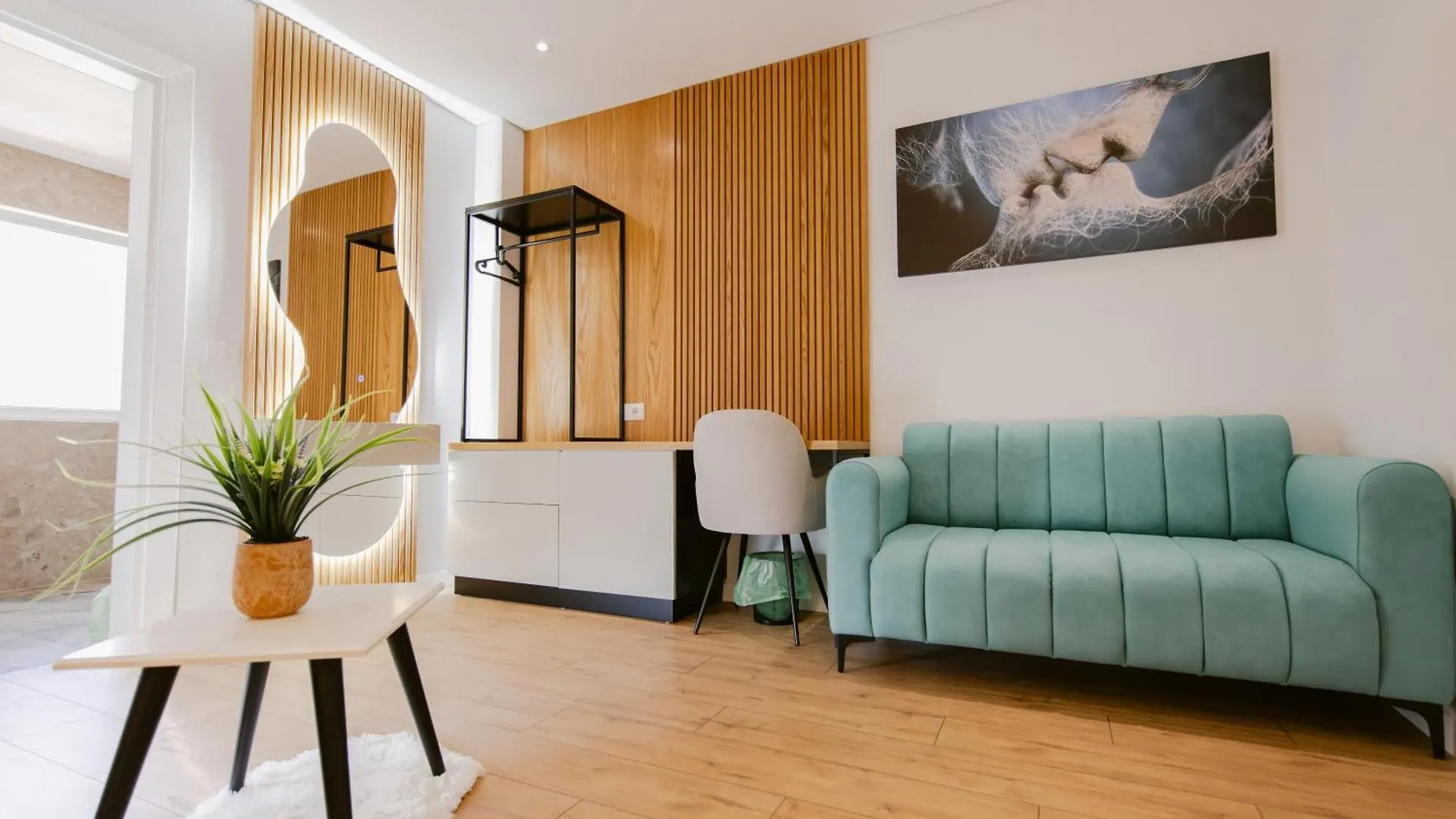 Hotel Olsi Sarandë 4*,
